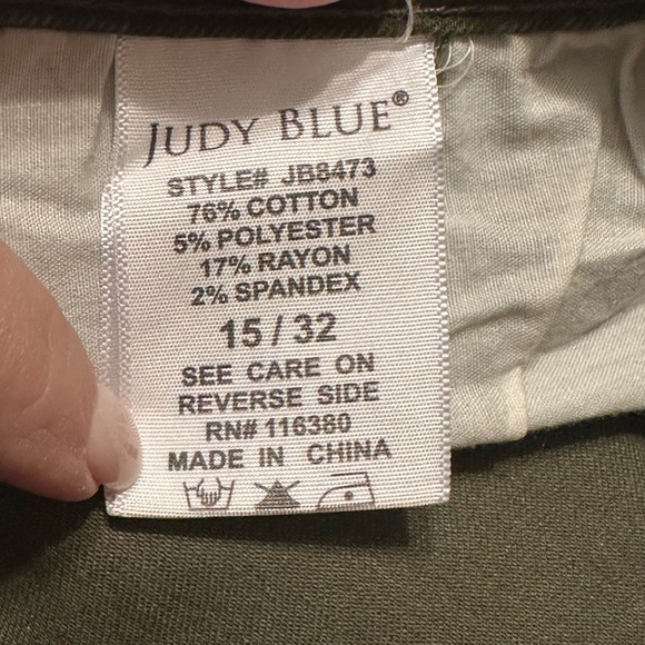 Judy Blue Camo Distressed Jeans - Picture 4 of 4